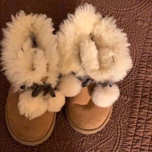 Child ugg pom-pom boots